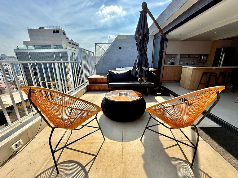 Cobertura com vista mar, jacuzzi e churrasqueira