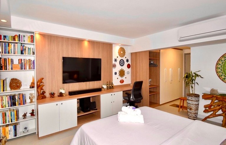 Studio Zen Premium na quadra da praia.