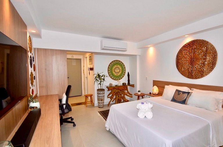 Studio Zen Premium na quadra da praia.