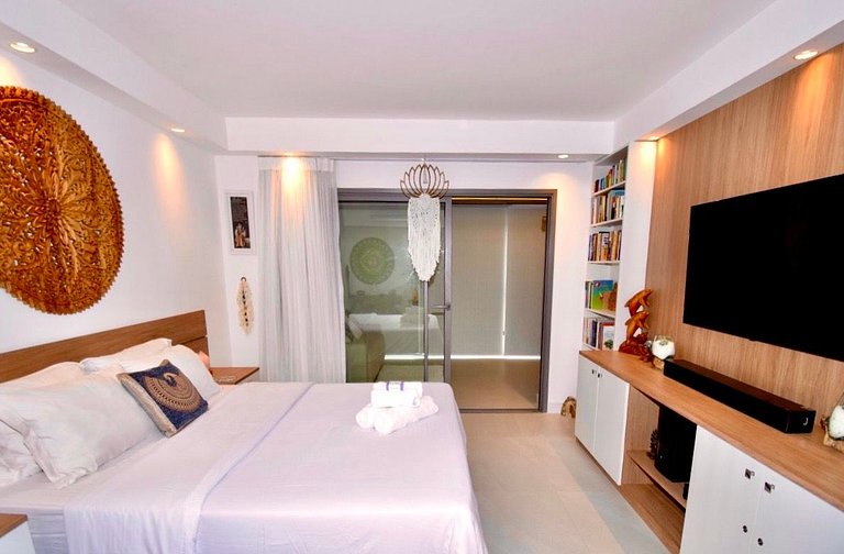 Studio Zen Premium na quadra da praia.