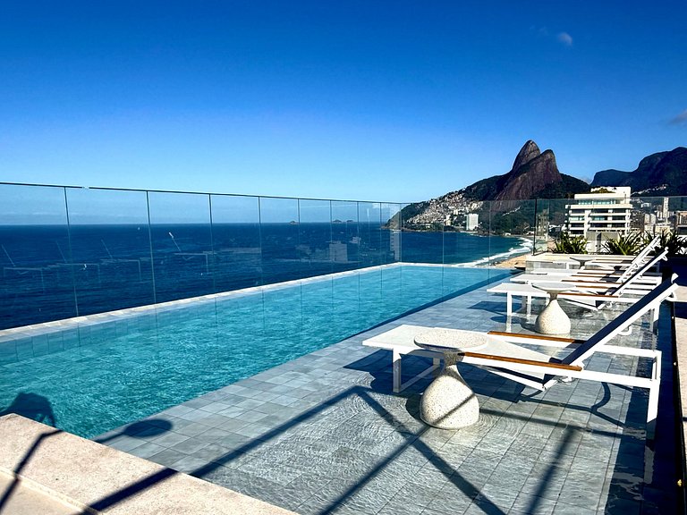Studio Zen Premium na quadra da praia.