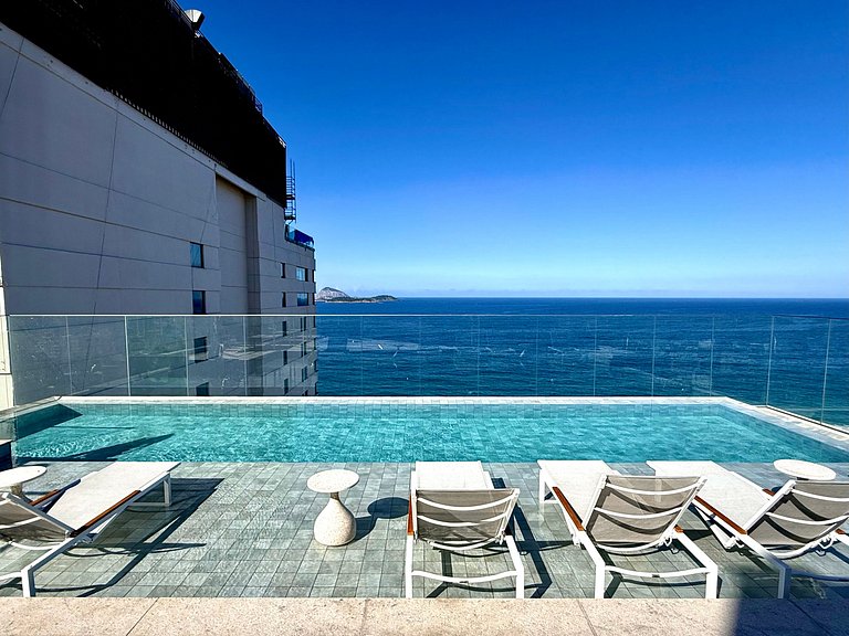 Studio Zen Premium na quadra da praia.