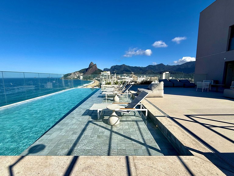 Studio Zen Premium na quadra da praia.