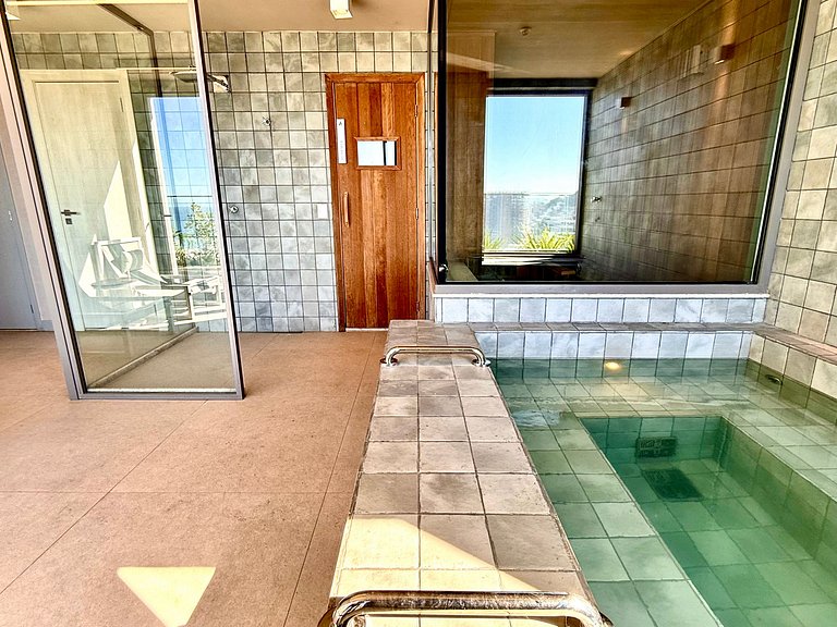 Studio Zen Premium na quadra da praia.