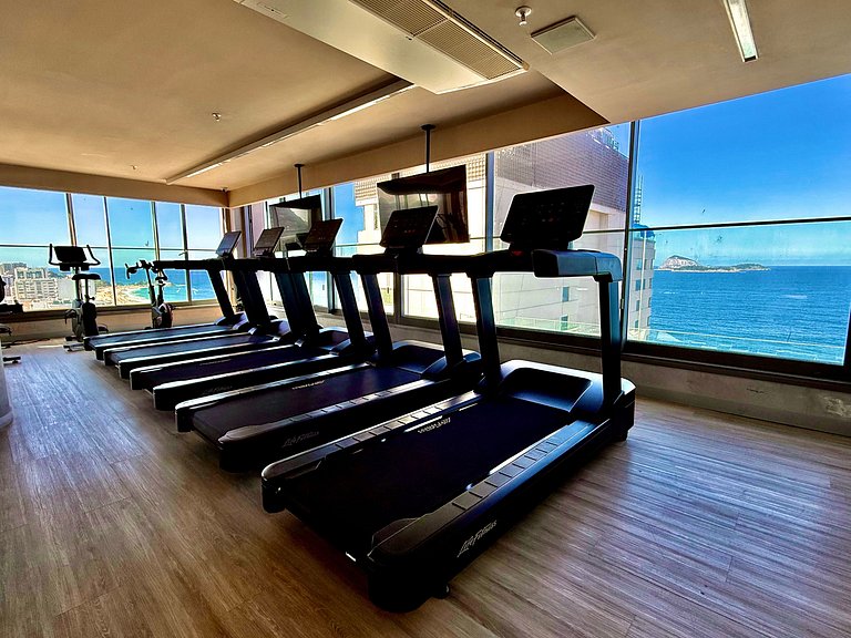 Studio Zen Premium na quadra da praia.