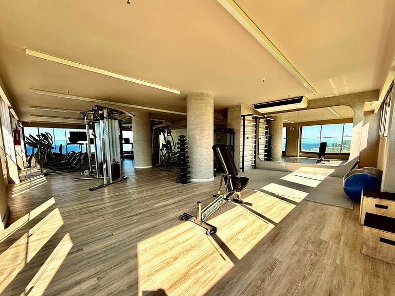 Studio Zen Premium na quadra da praia.