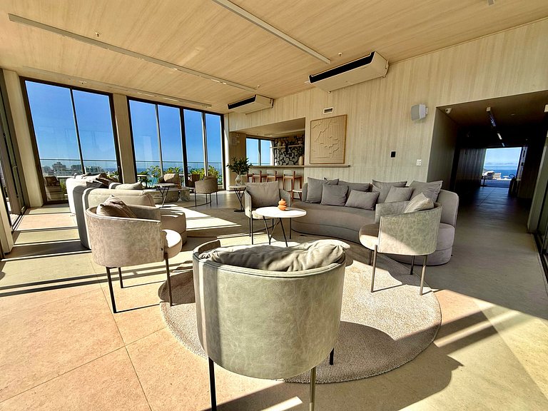 Studio Zen Premium na quadra da praia.