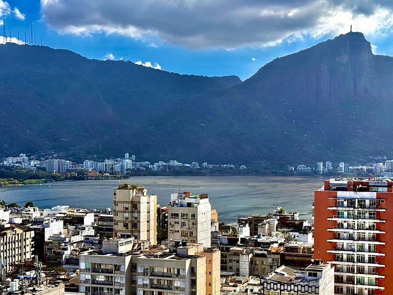 Studio Zen Premium na quadra da praia.
