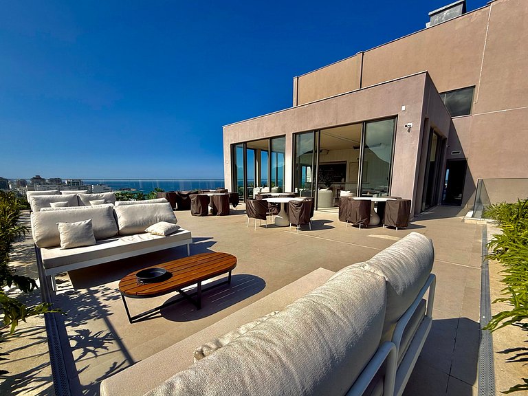 Studio Zen Premium na quadra da praia.
