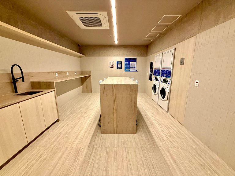Studio Zen Premium na quadra da praia.