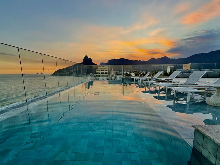 Studio Zen Premium na quadra da praia.
