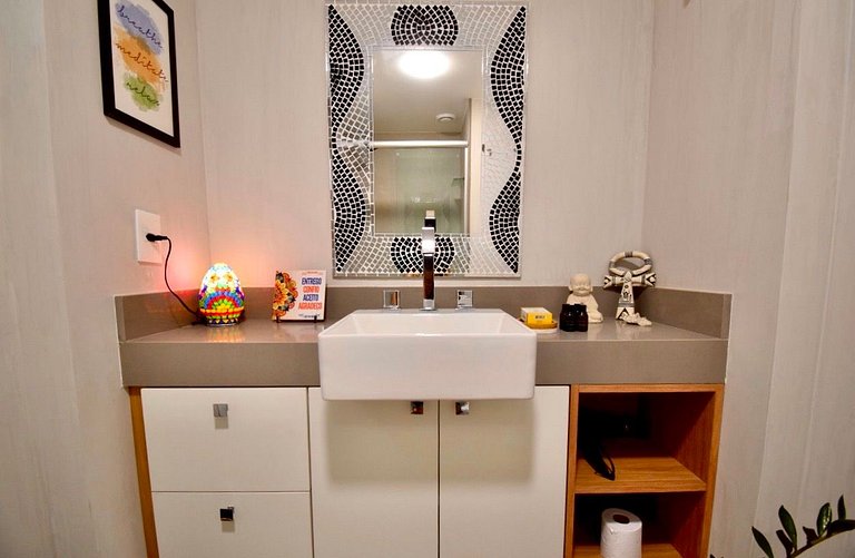 Studio Zen Premium na quadra da praia.