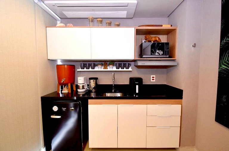 Studio Zen Premium na quadra da praia.