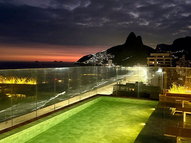Studio Zen Premium na quadra da praia.