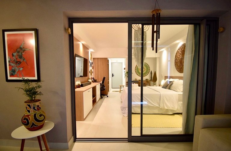 Studio Zen Premium na quadra da praia.