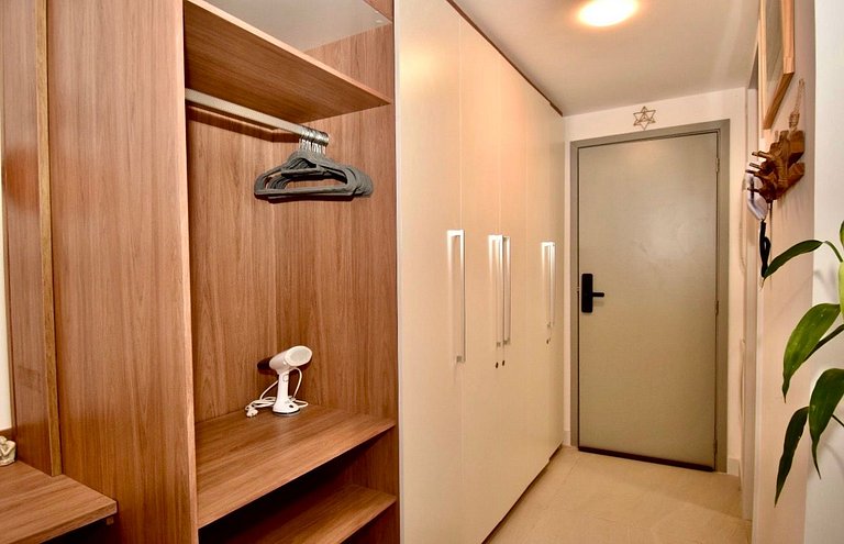 Studio Zen Premium na quadra da praia.