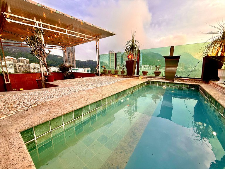 Piscina privativa, vista livre, recepção 24h, vaga