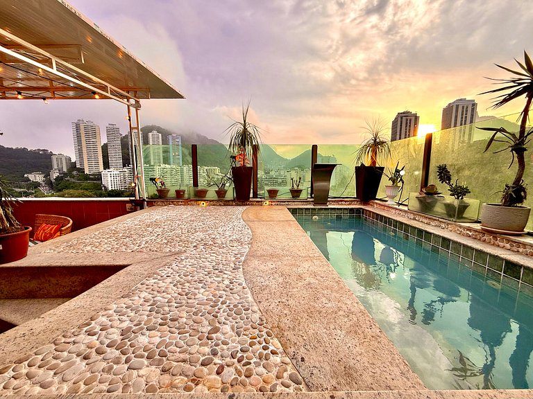 Piscina privativa, vista livre, recepção 24h, vaga