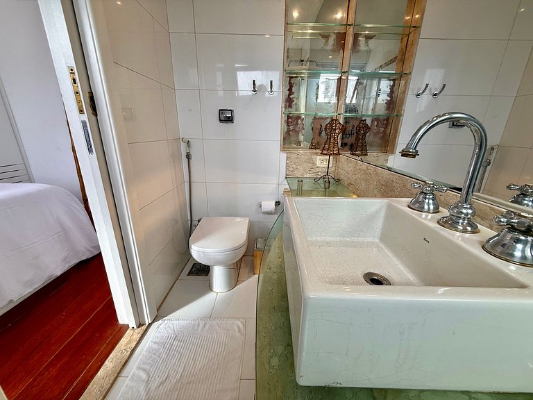 Piscina privativa, vista livre, recepção 24h, vaga